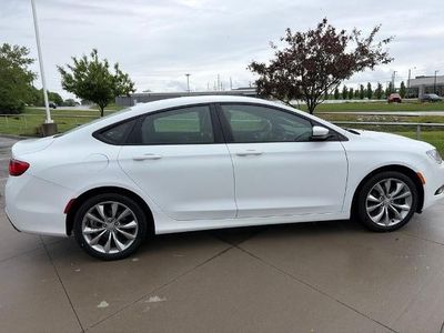2016 Chrysler 200 - Photo 14