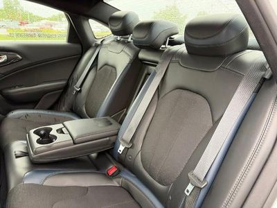 2016 Chrysler 200 - Photo 35