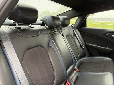 2016 Chrysler 200 - Photo 28