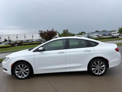 2016 Chrysler 200 - Photo 5