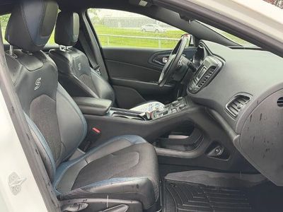 2016 Chrysler 200 - Photo 21