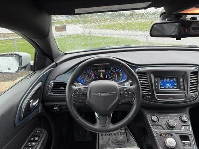 2016 Chrysler 200 - Photo 38