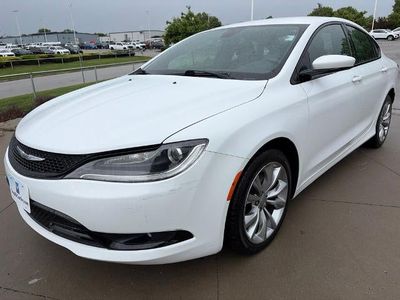 2016 Chrysler 200 - Photo 4