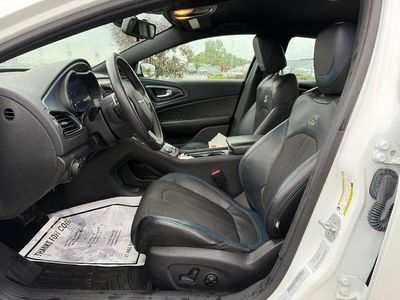 2016 Chrysler 200 - Photo 41