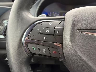 2016 Chrysler 200 - Photo 17