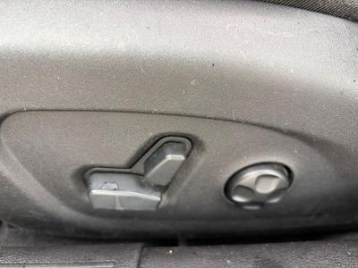 2016 Chrysler 200 - Photo 42