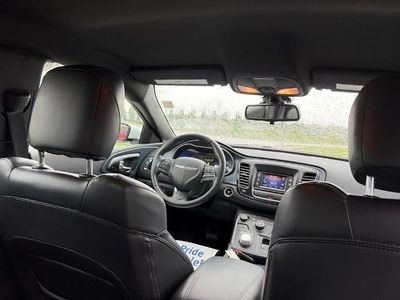 2016 Chrysler 200 - Photo 29
