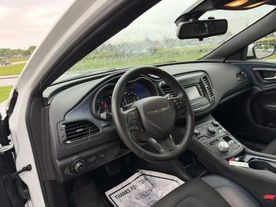 2016 Chrysler 200 - Photo 45