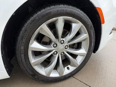 2016 Chrysler 200 - Photo 15