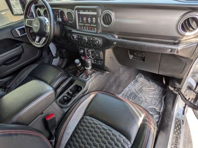 2022 Jeep Gladiator - Photo 28