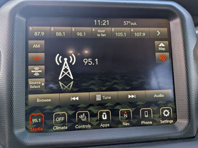 2022 Jeep Gladiator - Photo 16
