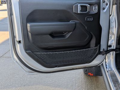 2022 Jeep Gladiator - Photo 11