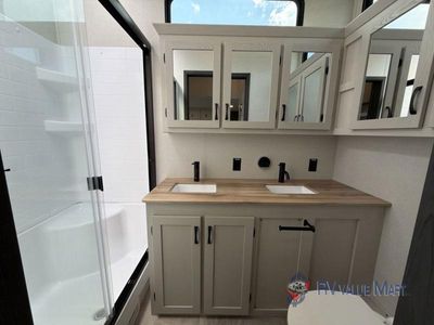 2027 Coachmen RV Chaparral - Photo 16