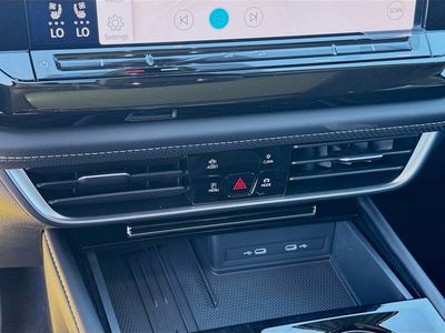 2026 Volkswagen Atlas — photo 14 view