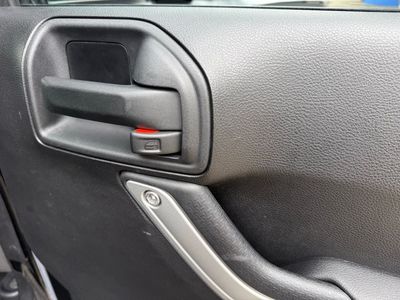 2016 Jeep Wrangler — photo 36 view