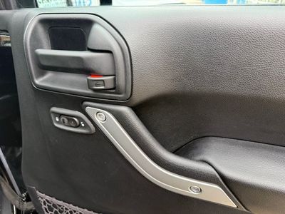 2016 Jeep Wrangler — photo 42 view