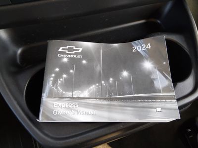 2024 Chevrolet Express Passenger - Photo 19