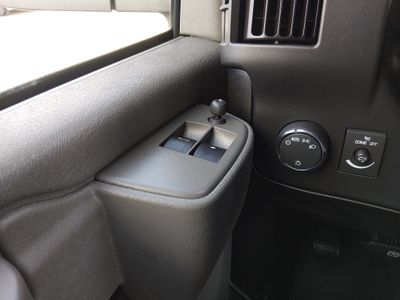 2024 Chevrolet Express Passenger - Photo 13