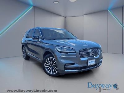 2023 Lincoln Aviator Reserve in Gray Metallic — front three-quarter view