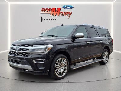 2023 Ford Expedition MAX Platinum in Black Metallic — front three-quarter view