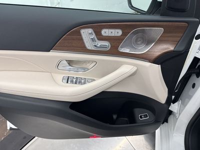 2026 Mercedes-Benz GLE — photo 17 view