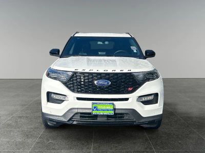2023 Ford Explorer — side profile view