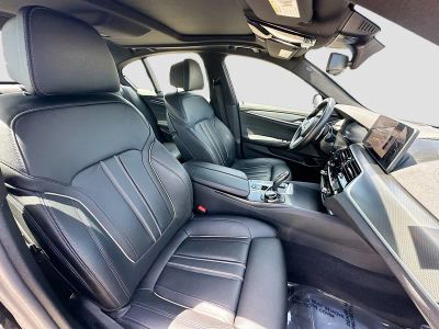 2023 BMW 5 Series — photo 24 view