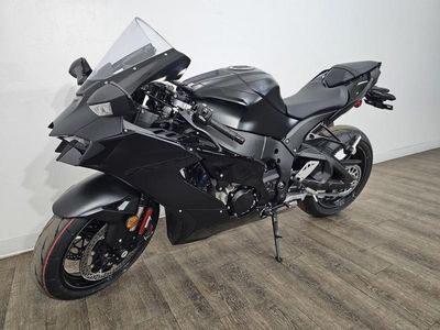 2025 Kawasaki Ninja ZX-10R - Photo 2
