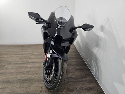 2025 Kawasaki Ninja ZX-10R - Photo 3