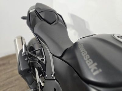 2025 Kawasaki Ninja ZX-10R - Photo 15