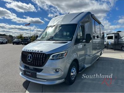 2026 Airstream Atlas - Photo 2