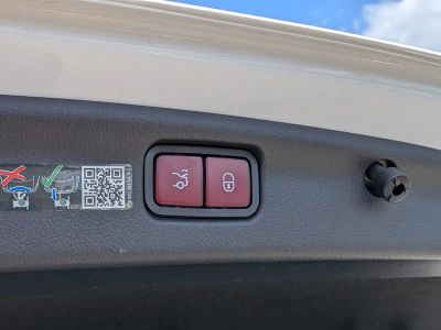 2025 Mercedes-Benz C-Class — photo 14 view