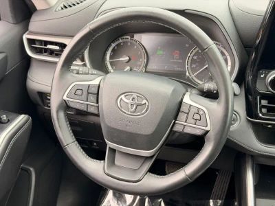 2022 Toyota Highlander - Photo 22