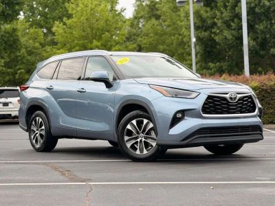 2022 Toyota Highlander - Photo 2