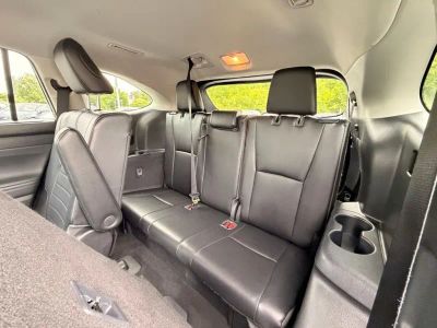 2022 Toyota Highlander - Photo 16