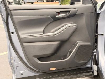 2022 Toyota Highlander - Photo 29