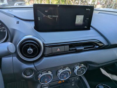 2026 Mazda MX-5 Miata RF — photo 16 view