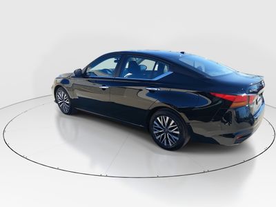2025 Nissan Altima - Photo 4