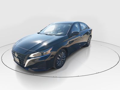 2025 Nissan Altima - Photo 3