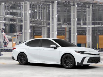 2026 Toyota Camry - Photo 16