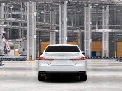 2026 Toyota Camry - Photo 10