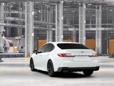 2026 Toyota Camry - Photo 9