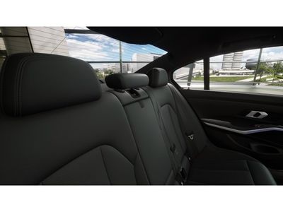 2026 BMW 3 Series — photo 12 view