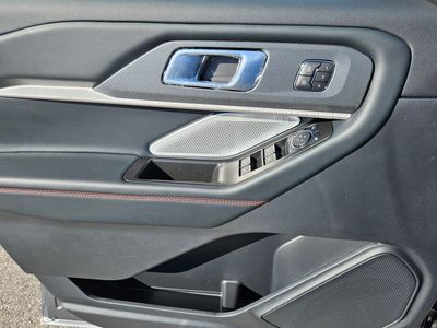 2026 Ford Explorer — photo 13 view
