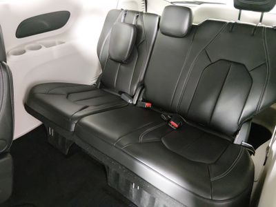 2024 Chrysler Pacifica — photo 17 view