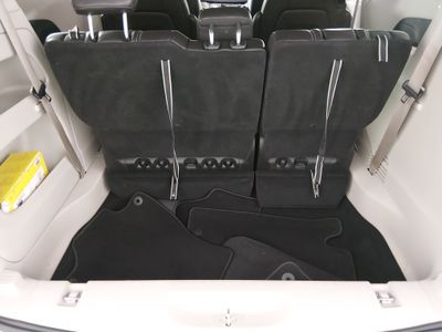 2024 Chrysler Pacifica — photo 11 view