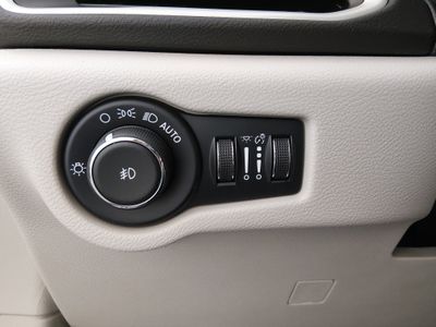 2024 Chrysler Pacifica — photo 13 view
