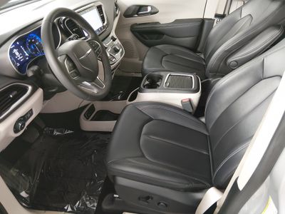 2024 Chrysler Pacifica — photo 20 view