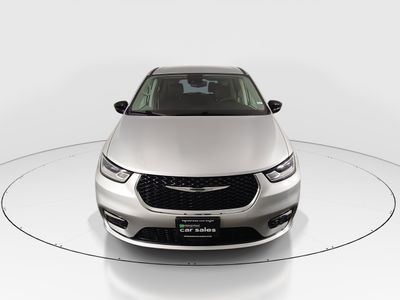 2024 Chrysler Pacifica — side profile view