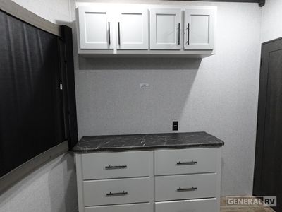 2025 Crossroads RV Hampton - Photo 11